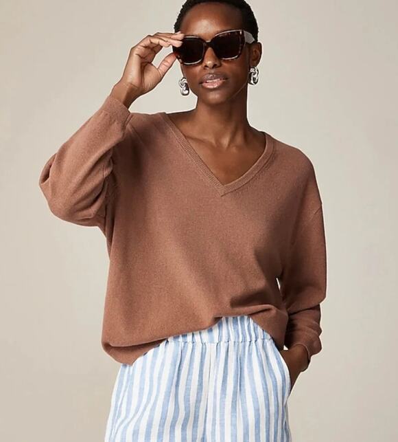 J. Crew Sweaters - J. Crew Pure Cashmere Relaxed V-neck Sweater Earthy Mocha BA394 Size M